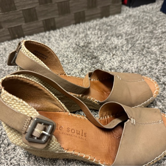 Gentle Souls taupe wedge espadrilles size 6. - Picture 5 of 7